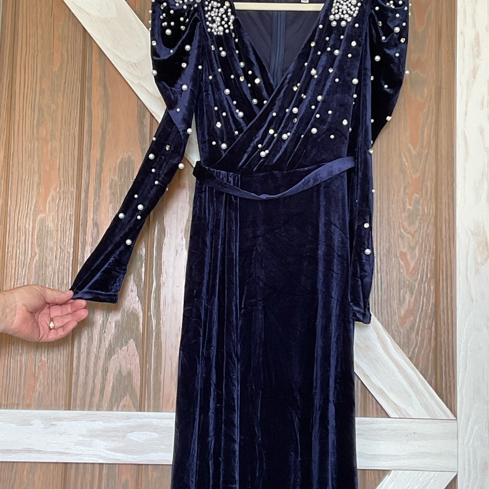 Faeriesty Navy Velvet and Pearl Long Sleeve Formal Evening Dress, Size Small (4) - Picture 5 of 9